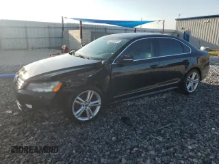 2013 Volkswagen Passat SEL Premium z VIN 1VWCM7A34DC114216, wystawiony jako Copart lot #57509595 z przebiegiem 138 994 mil mil oraz Szkoda całkowita • Salvage title. Historia ofert i sprzedaży dostępna na DreamBid. Obrazek 1.