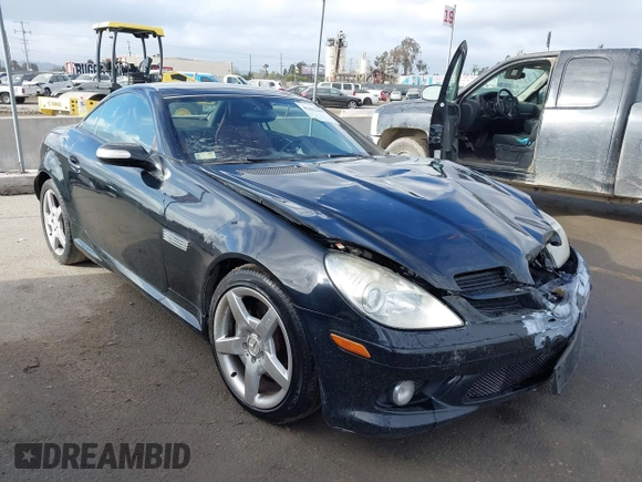 2005 Mercedes-Benz SLK-Class with VIN WDBWK56F85F066196, listed as a IAAI auction lot 41692697 with 197,941 mi miles. Bid and sale history available at carsss.com. Image 1.