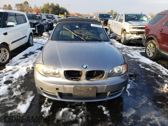 2009 BMW 1 Series 128i with VIN WBAUN13569VH80991, listed as a Copart auction lot 43225685 with 104,652 mi miles and Salvage Title. Bid and sale history available at DreamBid. Image 5.