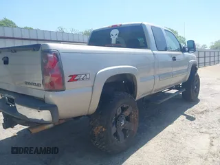 2004 Chevrolet Silverado 1500 Z71 with VIN 2GCEK19T941226969, listed as a IAAI auction lot 42036703 with 247,953 mi miles. Bid and sale history available at carsss.com. Image 4.
