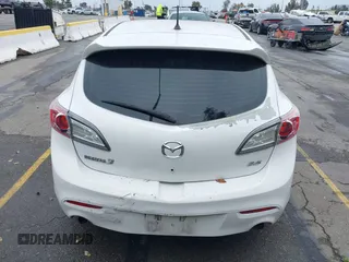 2011 Mazda 3 S Grand Touring z VIN JM1BL1M69B1411625, wystawiony jako IAAI lot #41778143 z przebiegiem 133 987 mil mil oraz . Historia ofert i sprzedaży dostępna na DreamBid. Obrazek 17.