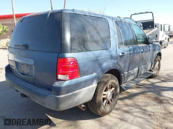 2004 Ford Expedition XLT with VIN 1FMPU16W24LB15591, listed as a IAAI auction lot 41765842 with 188,200 mi miles. Bid and sale history available at carsss.com. Image 4.