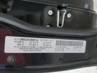 2014 Chrysler 300 S z VIN 2C3CCAGG1EH297607, wystawiony jako Copart lot #56889285 z przebiegiem 136 485 mil mil oraz Szkoda całkowita • Salvage title. Historia ofert i sprzedaży dostępna na DreamBid. Obrazek 13.