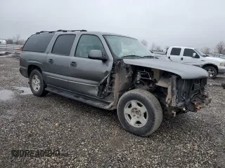 2001 Chevrolet Suburban LS with VIN 3GNEC16T31G203148, listed as a Copart auction lot 42713955 with 323,762 mi miles and Salvage Title. Bid and sale history available at carsss.com. Image 4.