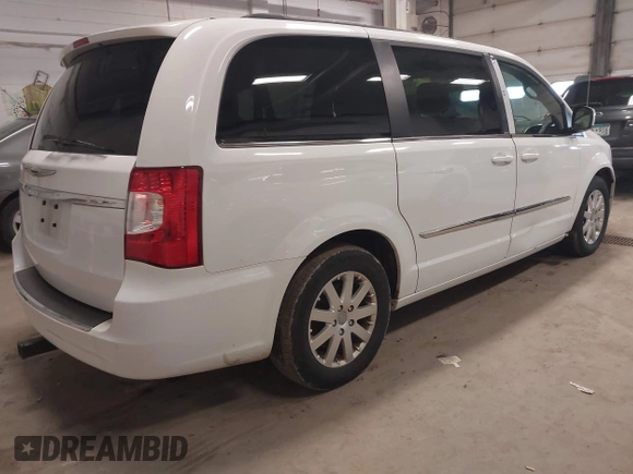 2014 Chrysler Town & Country Touring with VIN 2C4RC1BG5ER133350, listed as a IAAI auction lot 41967437 with 227,994 mi miles. Bid and sale history available at carsss.com. Image 4.