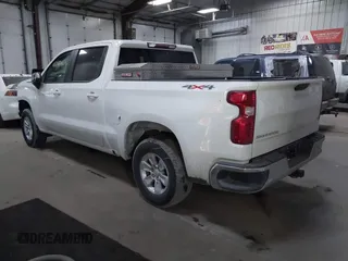 2023 Chevrolet Silverado 1500 LT with VIN 2GCUDDED8P1101634, listed as a IAAI auction lot 41745435 with 92,444 mi miles. Bid and sale history available at carsss.com. Image 3.