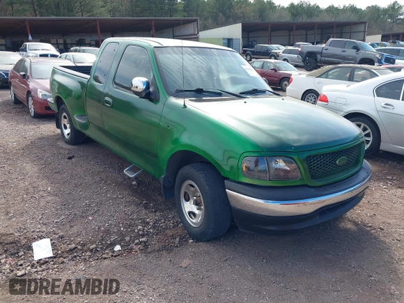 2001 Ford F-150 XL with VIN 2FTRX07WX1CA79197, listed as a IAAI auction lot 41655618 with 267,846 mi miles. Bid and sale history available at carsss.com. Image 1.