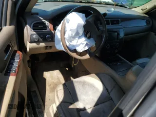 2010 Chevrolet Avalanche LTZ with VIN 3GNVKGE09AG250035, listed as a Copart auction lot 58019804 with 193,509 mi miles and Salvage Title. Bid and sale history available at carsss.com. Image 8.