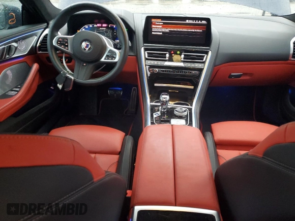 2023 BMW 8 Series z VIN WBAGX0C14PCM99664, wystawiony jako Copart lot #82912494 z przebiegiem 20 899 mil mil oraz Szkoda całkowita • Salvage title. Historia ofert i sprzedaży dostępna na DreamBid. Obrazek 8.