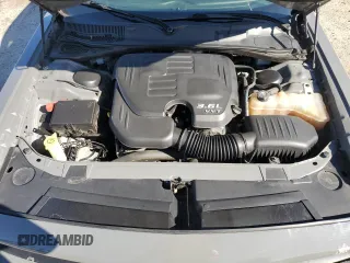 2019 Dodge Challenger SXT z VIN 2C3CDZAG4KH521999, wystawiony jako Copart lot #42093645 z przebiegiem 83 704 mil mil oraz Szkoda całkowita • Salvage title. Historia ofert i sprzedaży dostępna na DreamBid. Obrazek 12.