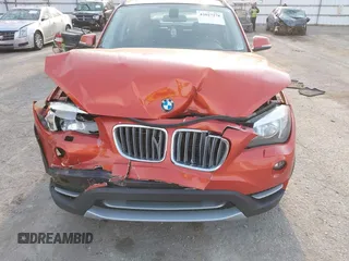 2013 BMW X1 xDrive28i z VIN WBAVL1C52DVR88401, wystawiony jako IAAI lot #42027278 z przebiegiem 123 115 mil mil oraz . Historia ofert i sprzedaży dostępna na DreamBid. Obrazek 12.
