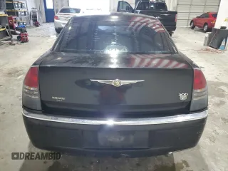 2006 Chrysler 300 C z VIN 2C3KA63H36H290155, wystawiony jako Copart lot #55321415 z przebiegiem Nie podano mil oraz Czysty tytuł • Clean title. Historia ofert i sprzedaży dostępna na DreamBid. Obrazek 6.