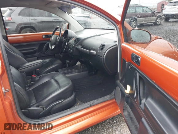 2010 Volkswagen Beetle with VIN 3VWRG3AG3AM024689, listed as a IAAI auction lot 41037756 with 102,180 mi miles and . Bid and sale history available at DreamBid. Image 5.