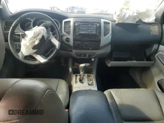 2015 Toyota Tacoma с VIN 5TFLU4EN3FX132165, выставлен на аукционе Copart как лот 62501525 с пробегом 180 887 миль миль и Списание • Salvage title. История ставок и продаж доступна на DreamBid. Изображение 8.