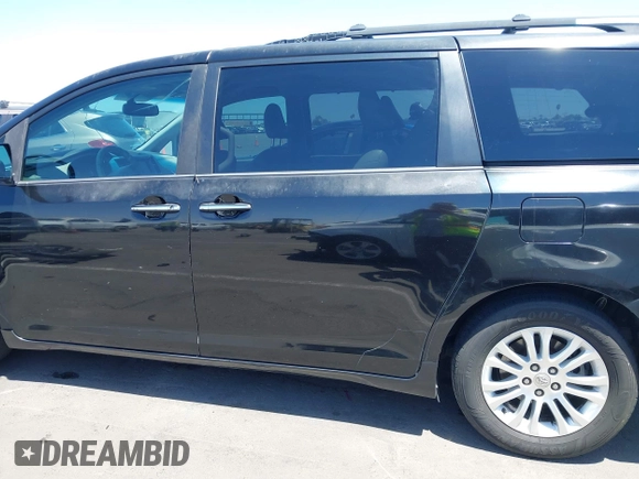 2012 Toyota Sienna XLE AAS z VIN 5TDYK3DC0CS268826, wystawiony jako IAAI lot #42317442 z przebiegiem 225 973 mil mil oraz . Historia ofert i sprzedaży dostępna na DreamBid. Obrazek 14.