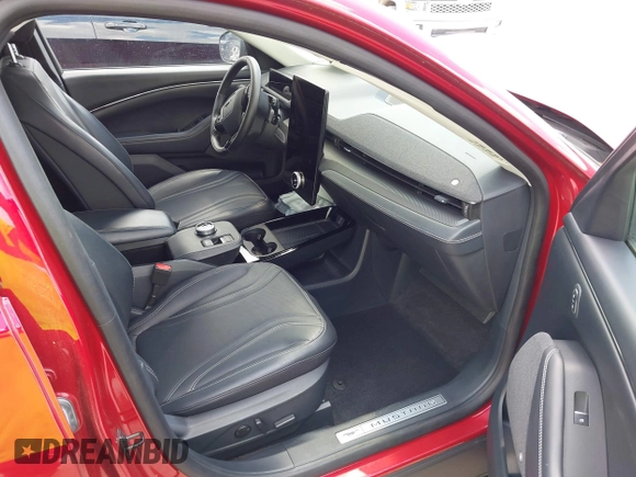2021 Ford Mustang Mach-E Premium z VIN 3FMTK3R71MMA08132, wystawiony jako IAAI lot #42019112 z przebiegiem 38 024 mil mil oraz . Historia ofert i sprzedaży dostępna na DreamBid. Obrazek 5.