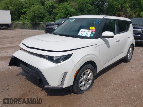 2023 Kia Soul LX with VIN KNDJ23AU5P7865680, listed as a IAAI auction lot 42204441 with 42,399 mi miles and . Bid and sale history available at DreamBid. Image 17.