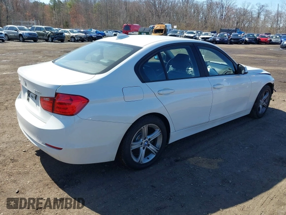 2013 BMW 3 Series 328i xDrive with VIN WBA3B5G58DNS04492, listed as a IAAI auction lot 41824286 with 86,261 mi miles. Bid and sale history available at carsss.com. Image 4.
