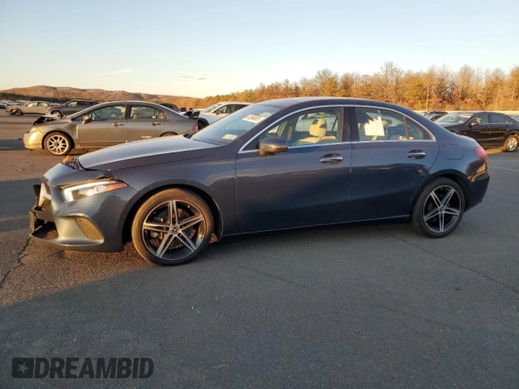 2022 Mercedes-Benz A 220 with VIN W1K3G4FBXNJ366595, listed as a Copart auction lot 41564805 with 33,487 mi miles and Salvage Title. Bid and sale history available at DreamBid. Image 1.