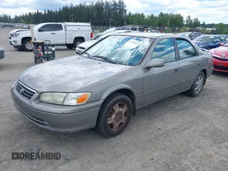 2001 Toyota Camry CE z VIN 4T1BG22K31U069222, wystawiony jako IAAI lot #42346667 z przebiegiem 197 423 mil mil oraz . Historia ofert i sprzedaży dostępna na DreamBid. Obrazek 2.