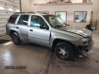 2005 Chevrolet TrailBlazer LT with VIN 1GNDT13S052265841, listed as a IAAI auction lot 41971976 with 1 mi miles. Bid and sale history available at carsss.com. Image 1.
