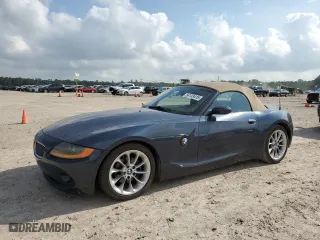 2003 BMW Z4 2.5i with VIN 4USBT334X3LR66028, listed as a Copart auction lot 54133415 with 58,811 mi miles and Clean Title. Bid and sale history available at carsss.com. Image 1.