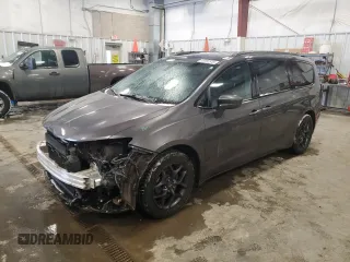 2018 Chrysler Pacifica Touring L Plus with VIN 2C4RC1EG6JR261831, listed as a Copart auction lot 43797515 with 136,781 mi miles and Salvage title. Bid and sale history available at DreamBid. Image 1.