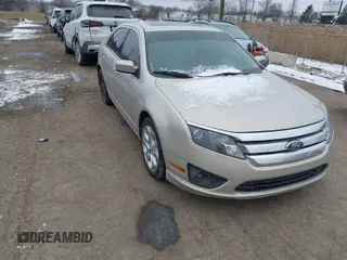 2010 Ford Fusion SE with VIN 3FAHP0HAXAR228798, listed as a IAAI auction lot 41532448 with 164,277 mi miles. Bid and sale history available at carsss.com. Image 1.