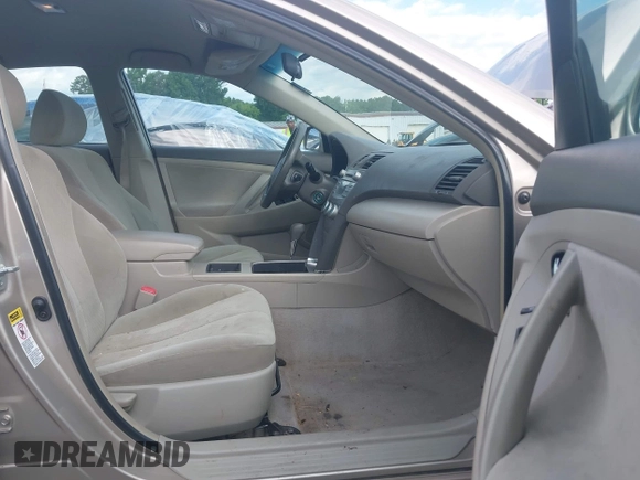 2007 Toyota Camry CE z VIN 4T1BE46K07U048199, wystawiony jako IAAI lot #42188393 z przebiegiem 166 614 mil mil oraz . Historia ofert i sprzedaży dostępna na DreamBid. Obrazek 5.