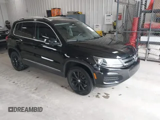 2017 Volkswagen Tiguan Wolfsburg Edition z VIN WVGRV7AX3HK019747, wystawiony jako IAAI lot #42489111 z przebiegiem 86 444 mil mil oraz . Historia ofert i sprzedaży dostępna na DreamBid. Obrazek 1.