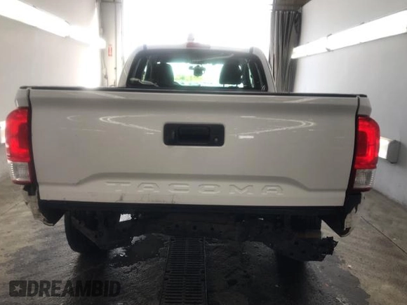 2017 Toyota Tacoma SR z VIN 5TFRX5GN4HX081282, wystawiony jako IAAI lot #42434418 z przebiegiem 184 905 mil mil oraz . Historia ofert i sprzedaży dostępna na DreamBid. Obrazek 6.