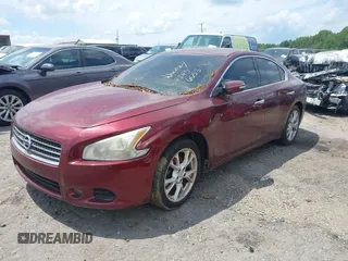 2013 Nissan Maxima SV z VIN 1N4AA5AP5DC828131, wystawiony jako IAAI lot #42456653 z przebiegiem 282 462 mil mil oraz . Historia ofert i sprzedaży dostępna na DreamBid. Obrazek 2.