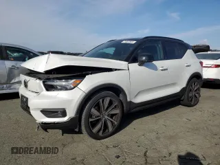 2021 Volvo XC40 with VIN YV4ED3UR8M2572347, listed as a Copart auction lot 71887544 with 26,634 mi miles and Salvage Title. Bid and sale history available at carsss.com. Image 1.