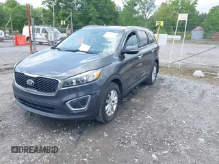 2017 Kia Sorento LX with VIN 5XYPG4A3XHG264438, listed as a IAAI auction lot 42135558 with 112,829 mi miles. Bid and sale history available at carsss.com. Image 2.