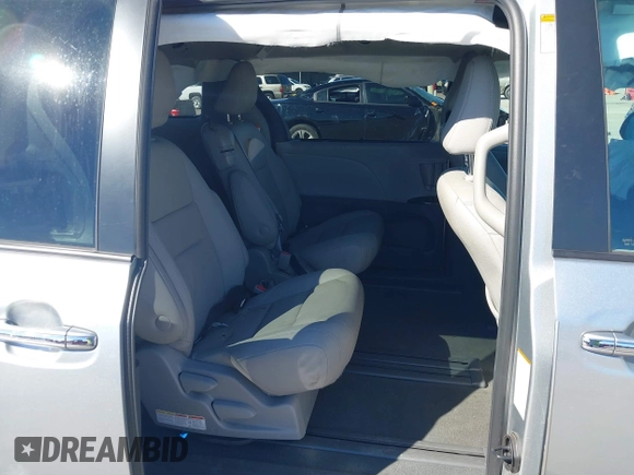 2020 Toyota Sienna XLE Auto Access Seat with VIN 5TDYZ3DCXLS075269, listed as a IAAI auction lot 40797351 with 49,562 mi miles and . Bid and sale history available at DreamBid. Image 8.