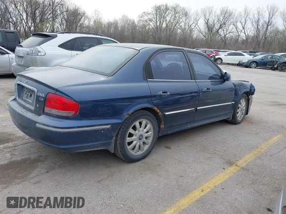 2003 Hyundai Sonata GLS with VIN KMHWF35H63A826340, listed as a IAAI auction lot 41884050 with 204,874 mi miles. Bid and sale history available at carsss.com. Image 4.
