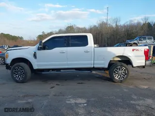 2017 Ford Super Duty F-250 SRW Lariat with VIN 1FT7W2B62HEE68725, listed as a IAAI auction lot 41525112 with 112,202 mi miles. Bid and sale history available at carsss.com. Image 15.