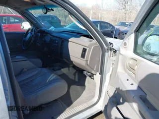 2001 Dodge Dakota Sport with VIN 1B7HL2AN51S310862, listed as a IAAI auction lot 41436565 with 152,425 mi miles. Bid and sale history available at carsss.com. Image 5.
