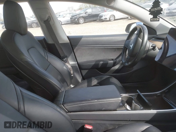 2018 Tesla Model 3 Long Range Battery z VIN 5YJ3E1EB7JF088224, wystawiony jako IAAI lot #42097665 z przebiegiem Nie podano mil oraz . Historia ofert i sprzedaży dostępna na DreamBid. Obrazek 5.