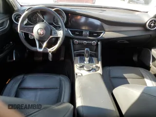 2017 Alfa Romeo Giulia Ti z VIN ZARFAECN3H7556176, wystawiony jako Copart lot #48371125 z przebiegiem 47 520 mil mil oraz Szkody całkowita. Historia ofert i sprzedaży dostępna na DreamBid. Obrazek 8.
