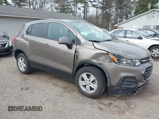 2021 Chevrolet Trax LS z VIN KL7CJNSB3MB360022, wystawiony jako IAAI lot #41829290 z przebiegiem 45 179 mil mil oraz . Historia ofert i sprzedaży dostępna na DreamBid. Obrazek 1.