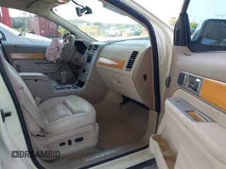 2007 Lincoln MKX with VIN 2LMDU88C77BJ33821, listed as a IAAI auction lot 42682904 with 150,877 mi miles and . Bid and sale history available at DreamBid. Image 5.