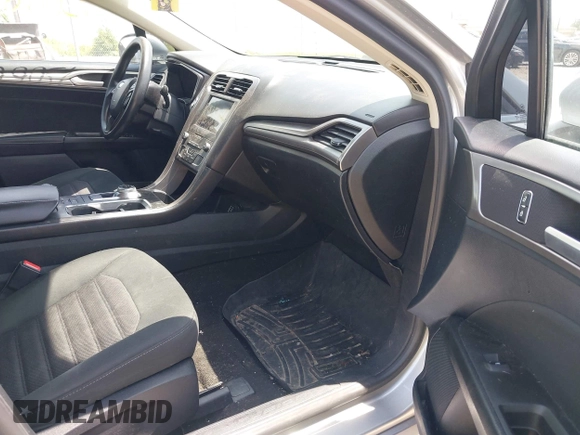 2020 Ford Fusion SE z VIN 3FA6P0HD6LR144501, wystawiony jako IAAI lot #42715066 z przebiegiem 204 983 mil mil oraz . Historia ofert i sprzedaży dostępna na DreamBid. Obrazek 5.