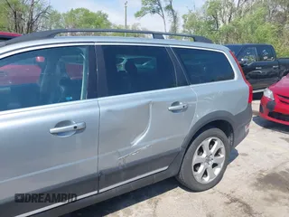 2010 Volvo XC70 3.0T with VIN YV4992BZ6A1084760, listed as a IAAI auction lot 42071652 with 175,730 mi miles and . Bid and sale history available at DreamBid. Image 6.