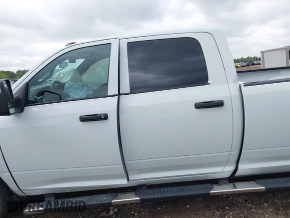 2024 Ram 2500 Tradesman with VIN 3C6UR5HJ4RG125908, listed as a IAAI auction lot 42198984 with 21,280 mi miles and . Bid and sale history available at DreamBid. Image 15.