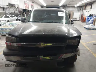 2004 Chevrolet Silverado 1500 Work Truck with VIN 1GCEC14X24Z263232, listed as a IAAI auction lot 41720611 with 272,921 mi miles. Bid and sale history available at carsss.com. Image 12.