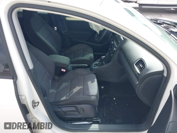 2012 Volkswagen Golf with VIN WVWDB7AJ9CW280806, listed as a IAAI auction lot 41909892 with 121,711 mi miles and . Bid and sale history available at DreamBid. Image 5.