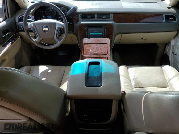 2013 Chevrolet Avalanche LTZ with VIN 3GNTKGE75DG138065, listed as a Copart auction lot 57346095 with 194,389 mi miles and Salvage title. Bid and sale history available at DreamBid. Image 8.