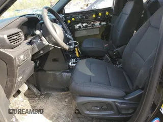 2022 Ford Police Interceptor Utility z VIN 1FM5K8AW7NNA13612, wystawiony jako Copart lot #53203665 z przebiegiem 25 686 mil mil oraz Tytuł czysty. Historia ofert i sprzedaży dostępna na DreamBid. Obrazek 7.