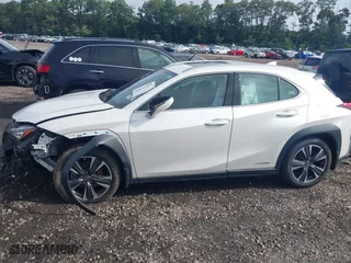 2020 Lexus UX with VIN JTHP9JBH8L2023403, listed as a IAAI auction lot 40035496 with 42,902 mi miles. Bid and sale history available at carsss.com. Image 14.